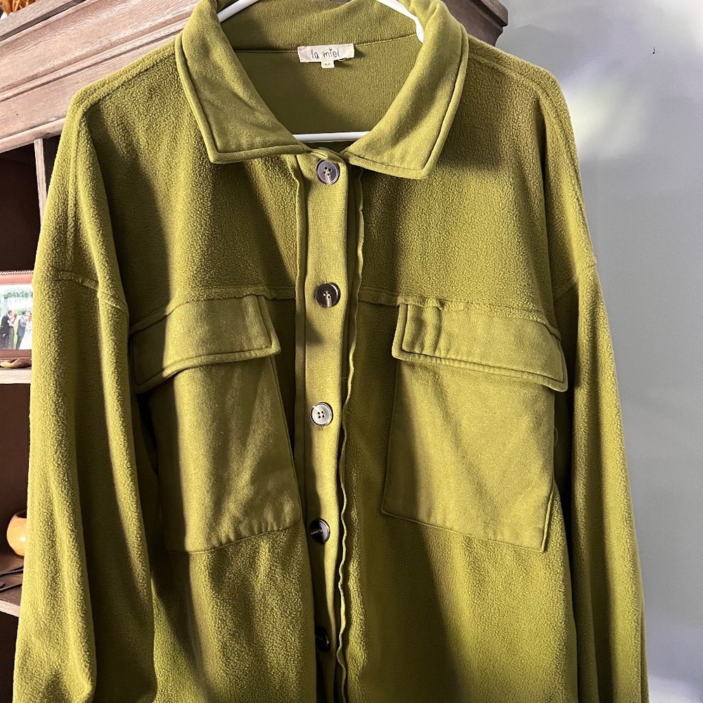 La Miel Green Button Up Collared Shirt with two Pockets